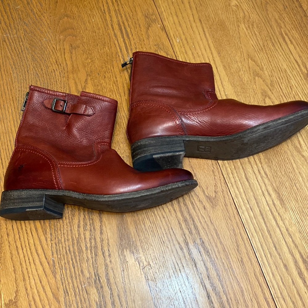 Frye Short boots excellent condition size 8.5